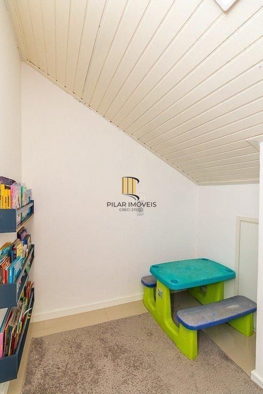 Casa em condomínio com 4 quartos, 2 suítes e 2 vagas à - Jardim Sabara