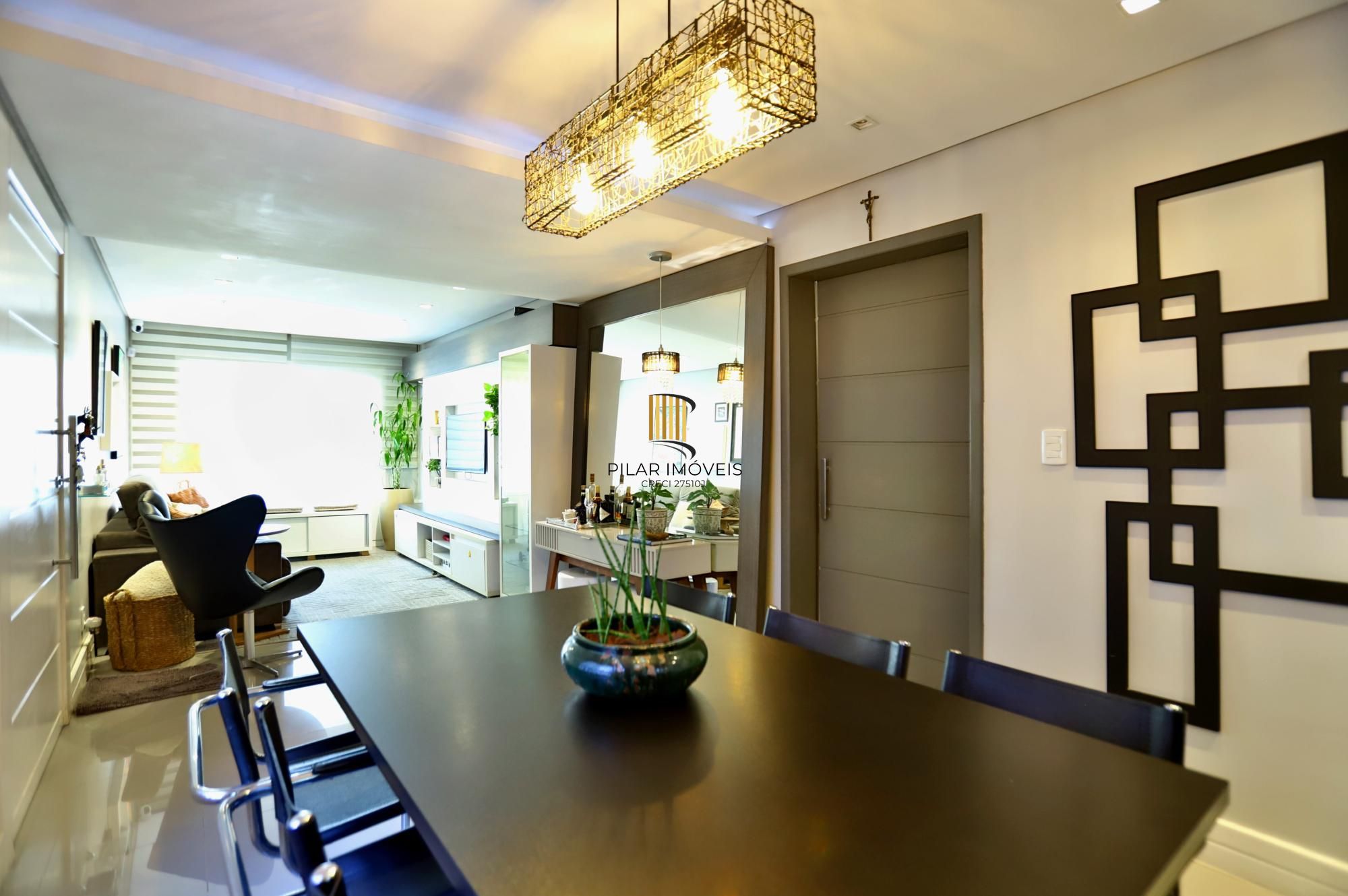 Casa mobiliada com suíte, patio e espaço gourmet completo