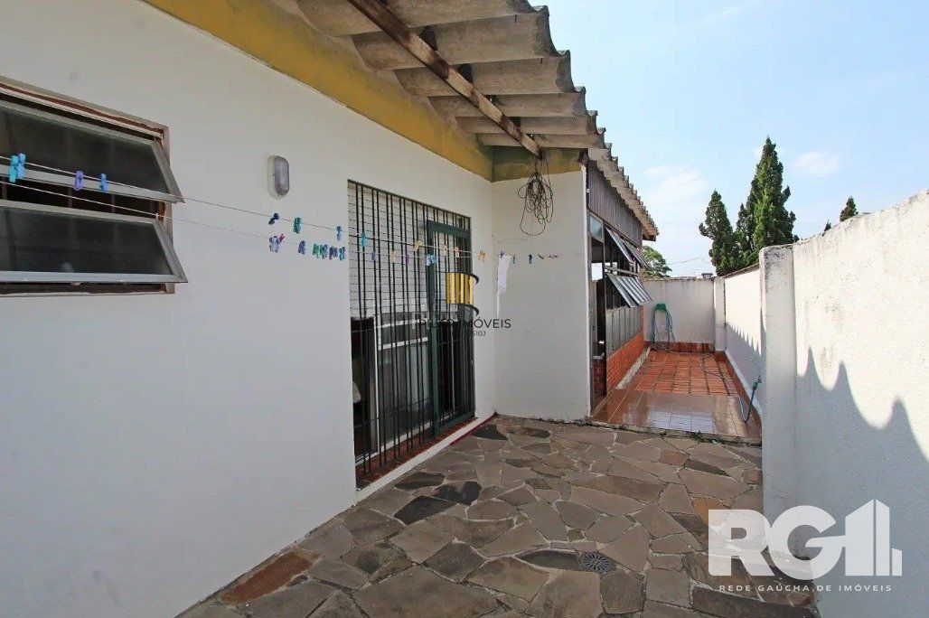Casa 4 Dormitório(s) Bairro Jardim Sabará
