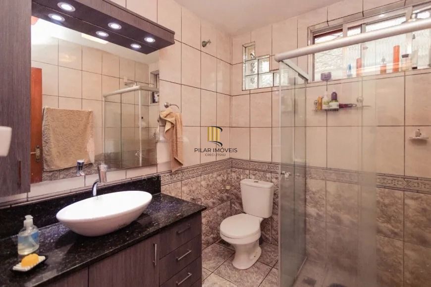 Casa térrea  com 200m² privativos, 3 quartos, Rua Sylvio Sanson - Sarandi