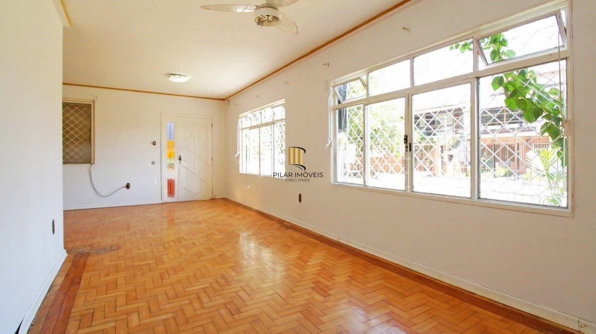 Casa com 4 dormitórios