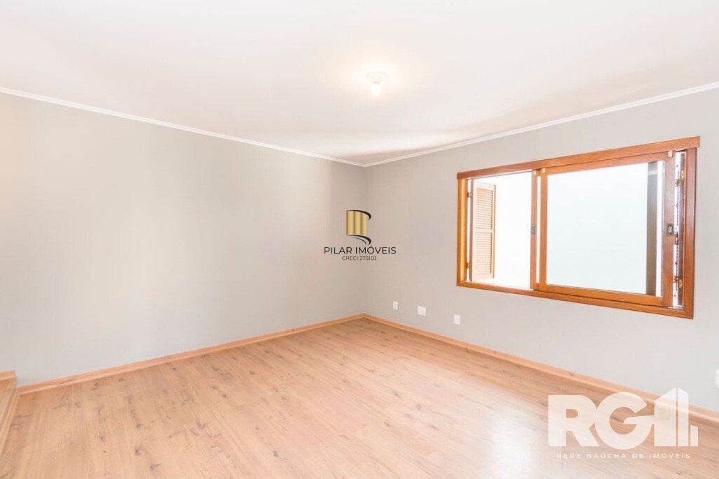 Casa com piscina, 3 dormitórios, 258m² privativos, no Jardim Itu.