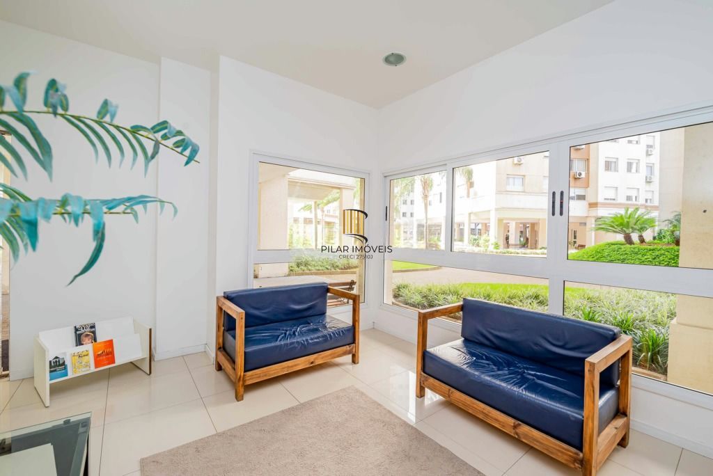 Apartamento semi-mobiliado com suíte e infraestrutura completa