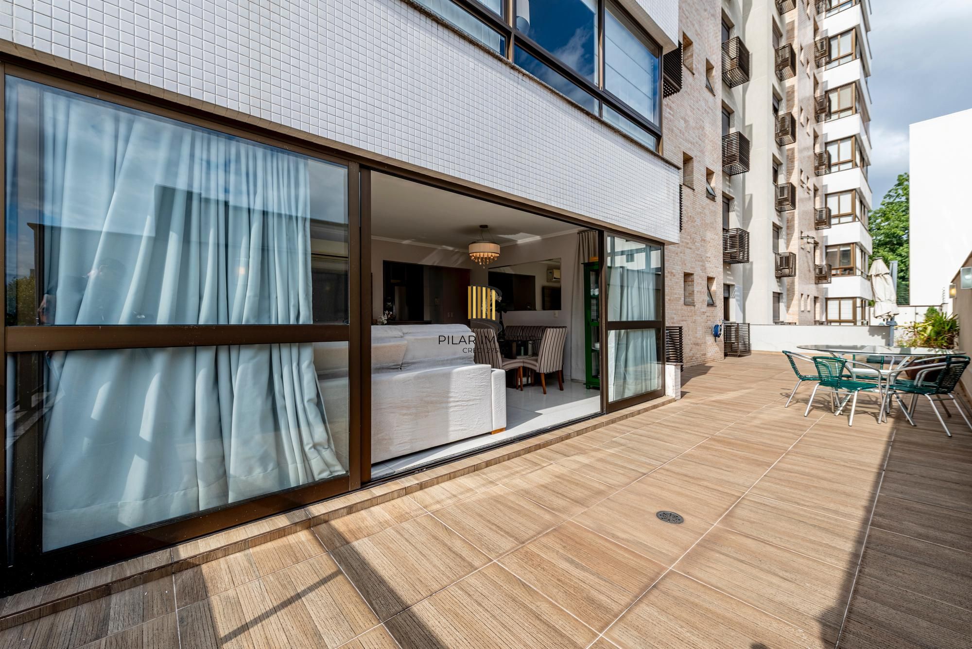 Apartamento garden com 2 suítes, pátio amplo e 2 vagas em localização valorizada - Pilar Imóveis