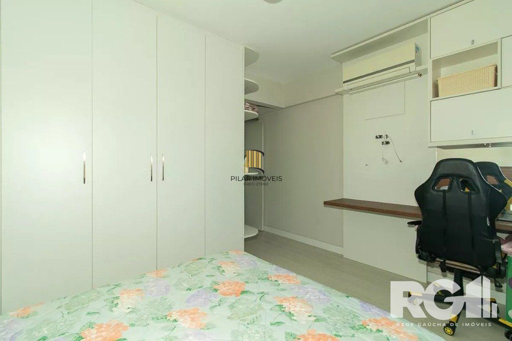 Apartamento com lareira,  2 dorm  Residencial Paris-  Rua: Engenheiro Arnaldo Gladoch  - São Sebastião