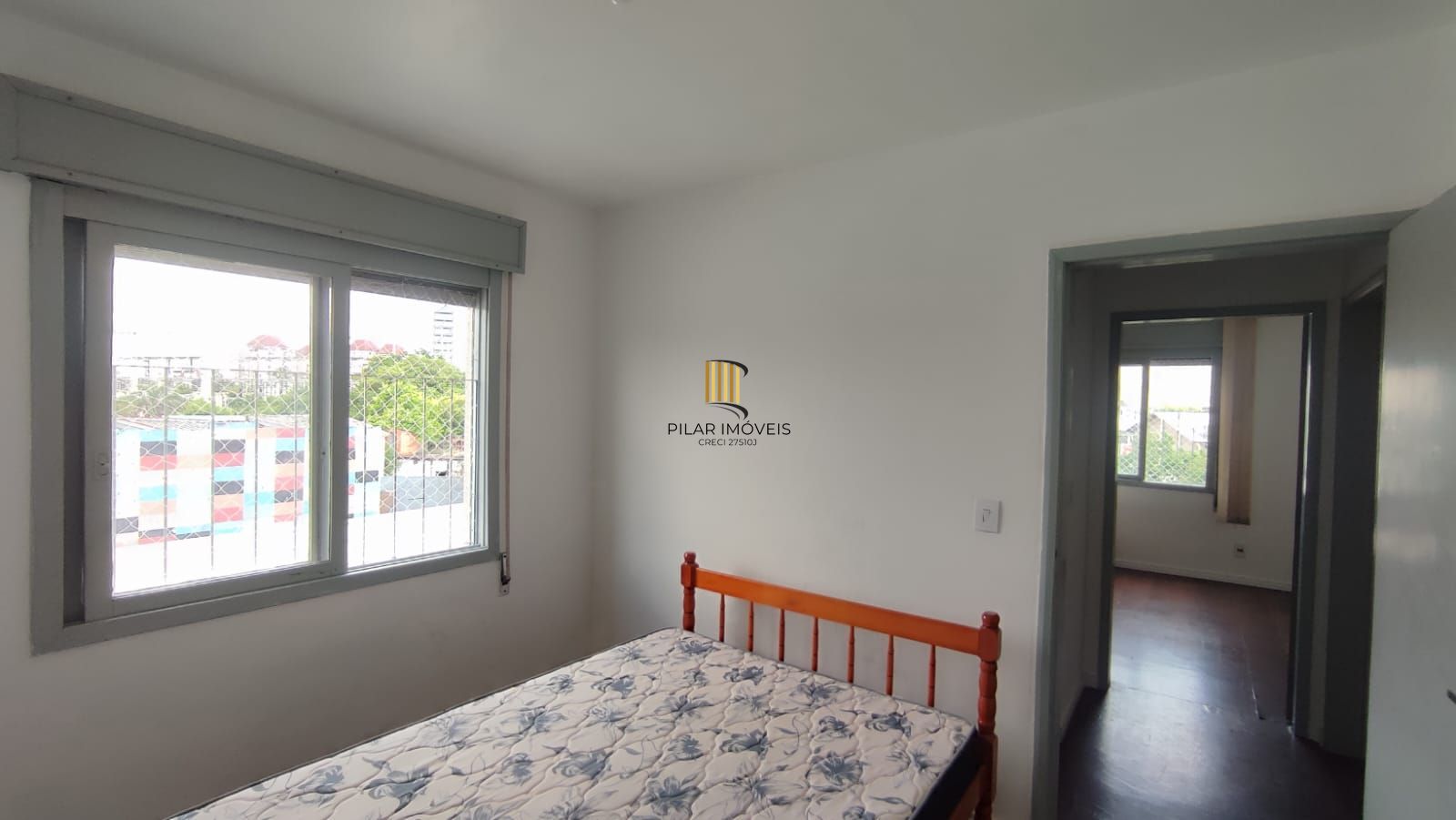 Apartamento 2 dorm com sacada, Mobiliado 1 vaga coberta Porto Alegre