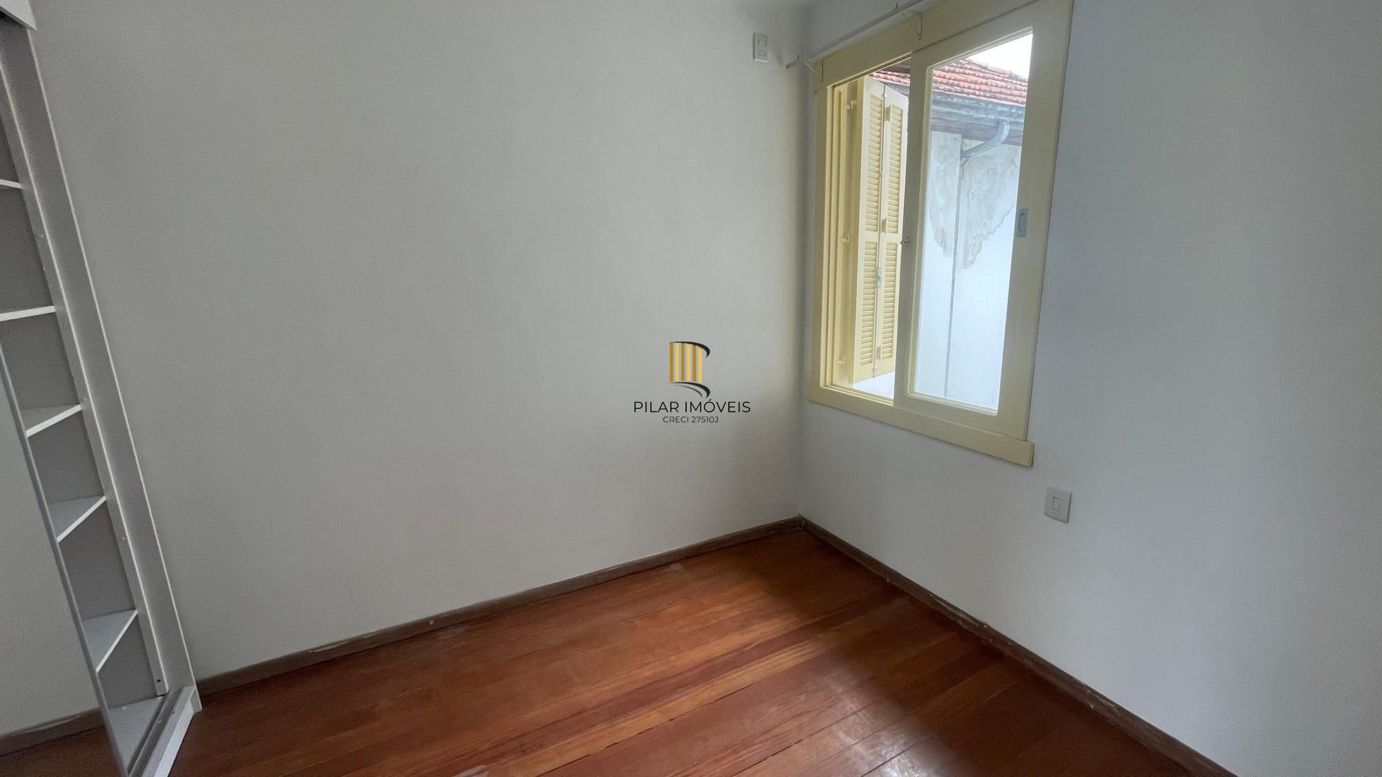 Casa com 3 quartos, espaço gourmet com churrasqueira, Bairro São Geraldo