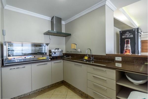 Apartamento reformado 3 dormitórios com vista aberta no Mont Serrat