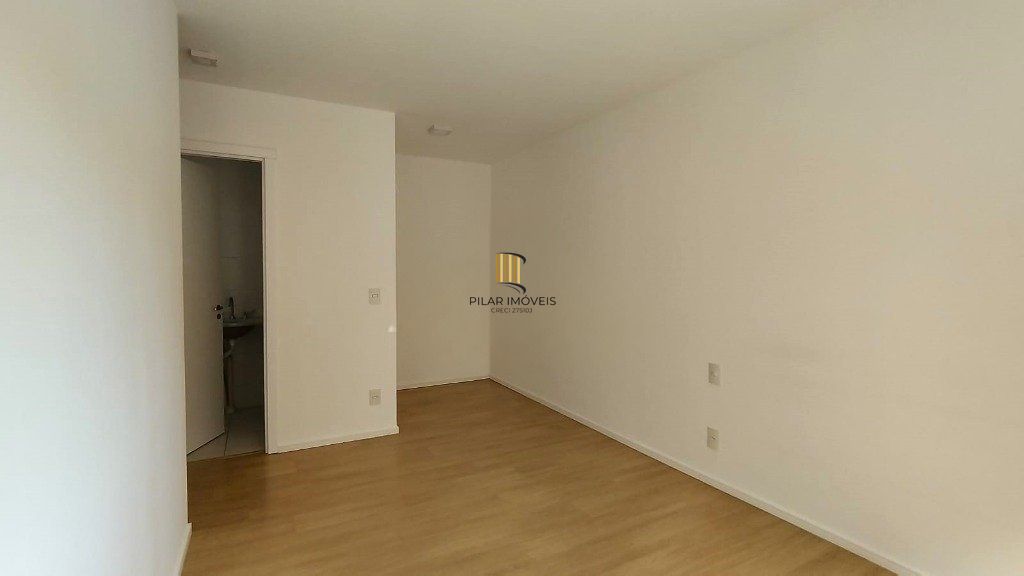 Apartamento de 3 dormitórios, 1 suíte e uma 1 vaga coberta.