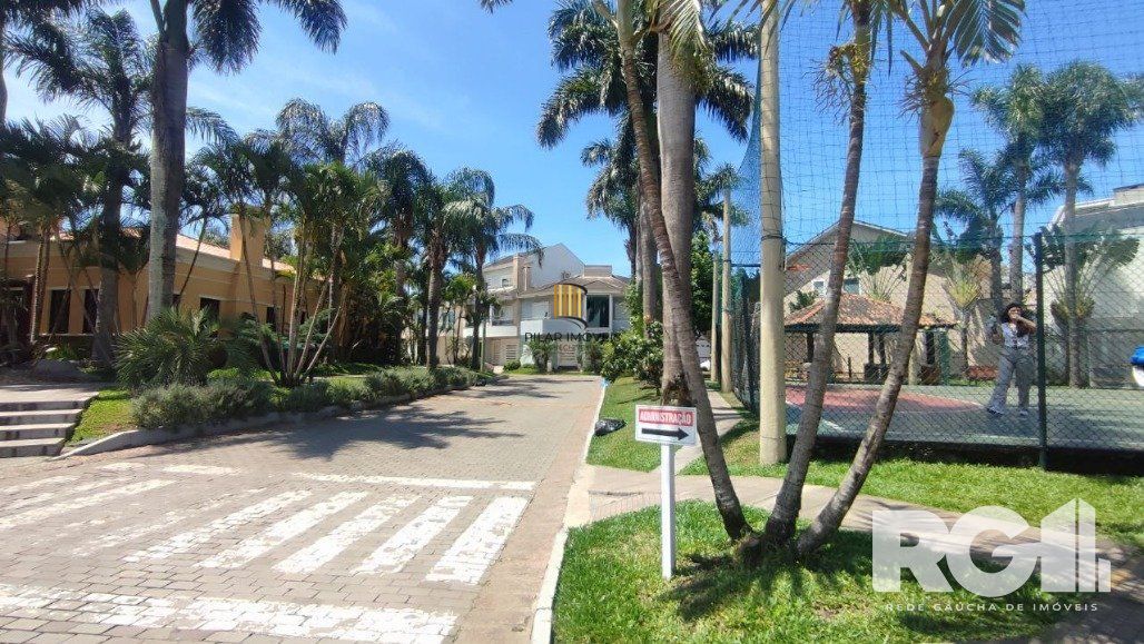 Casa de Condomínio 5 dormitórios no bairro Sarandi
