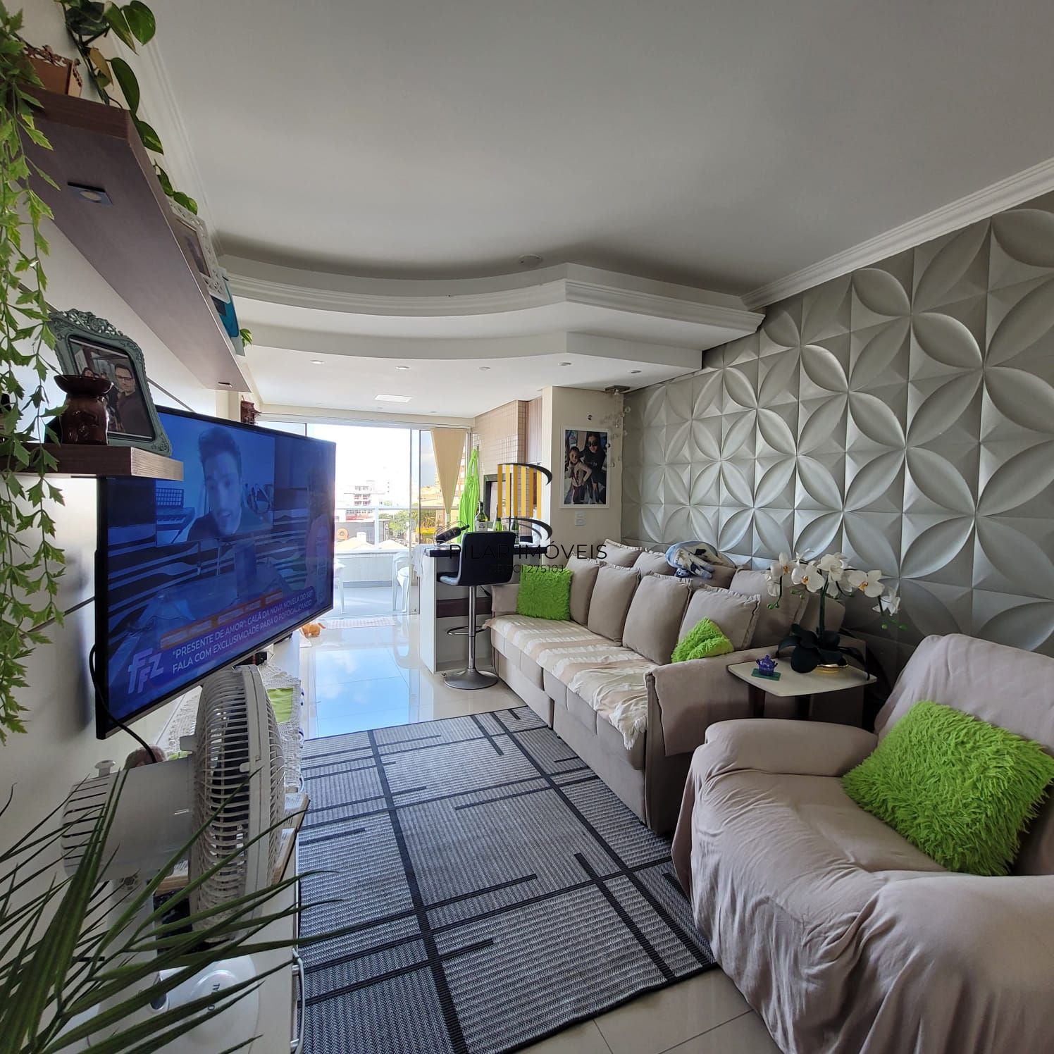 Apartamento com terraço, sacada, churrasqueira, 1 dor no Centro de Tramandaí