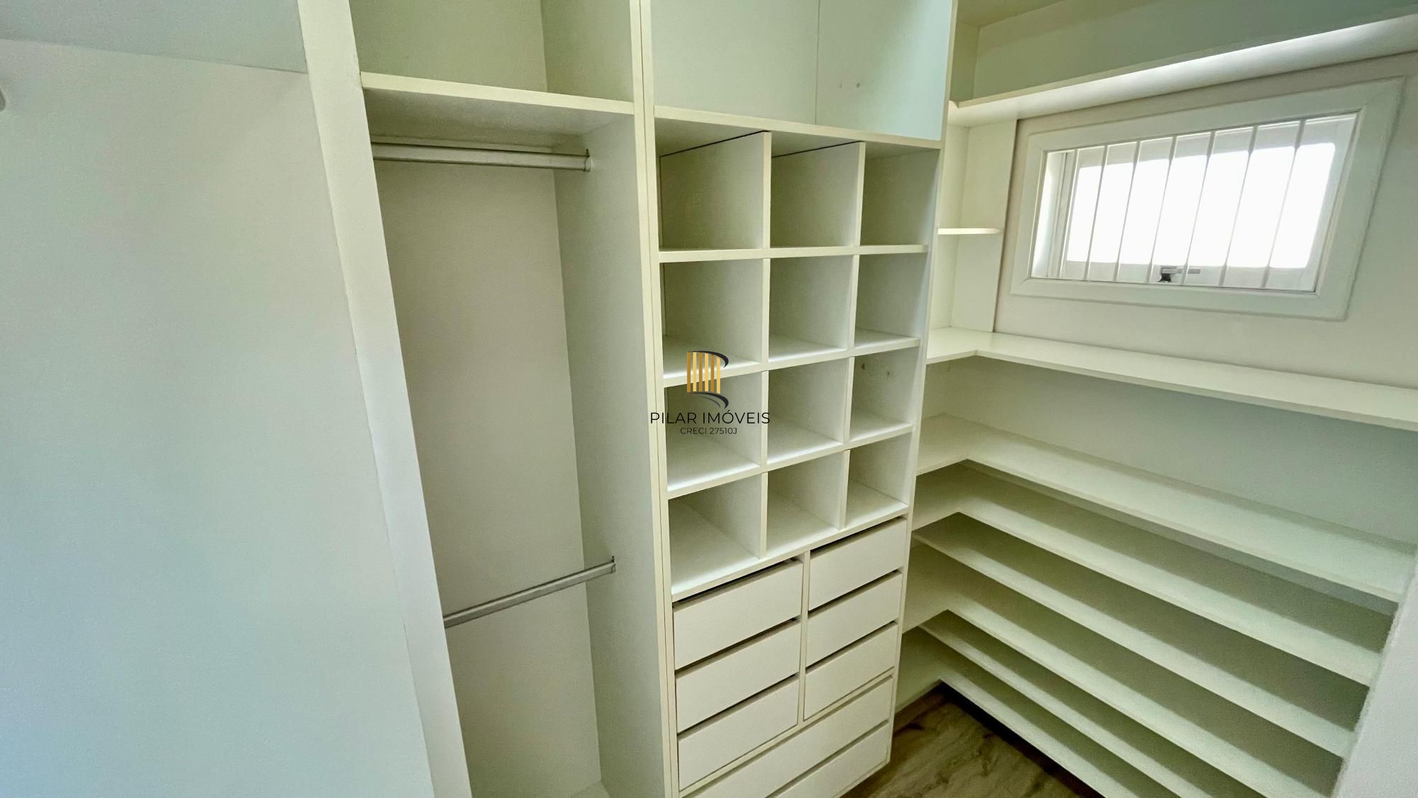 Casa com piscina, 3 suítes, desocupada, Rua Leite de Castro- Jardim Itu Sabará
