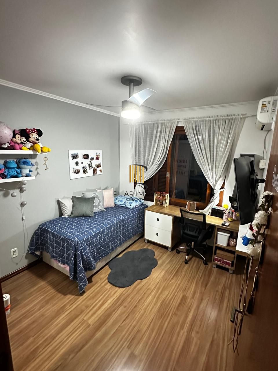 Apartamento 2 Dormitórios com Sacada e Vaga Coberta