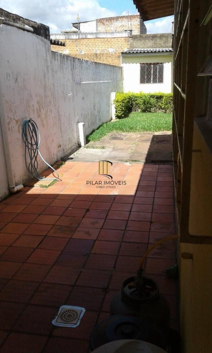 Casa com 3 quartos, espaço gourmet  com churrasqueira - Jardim Leopoldina