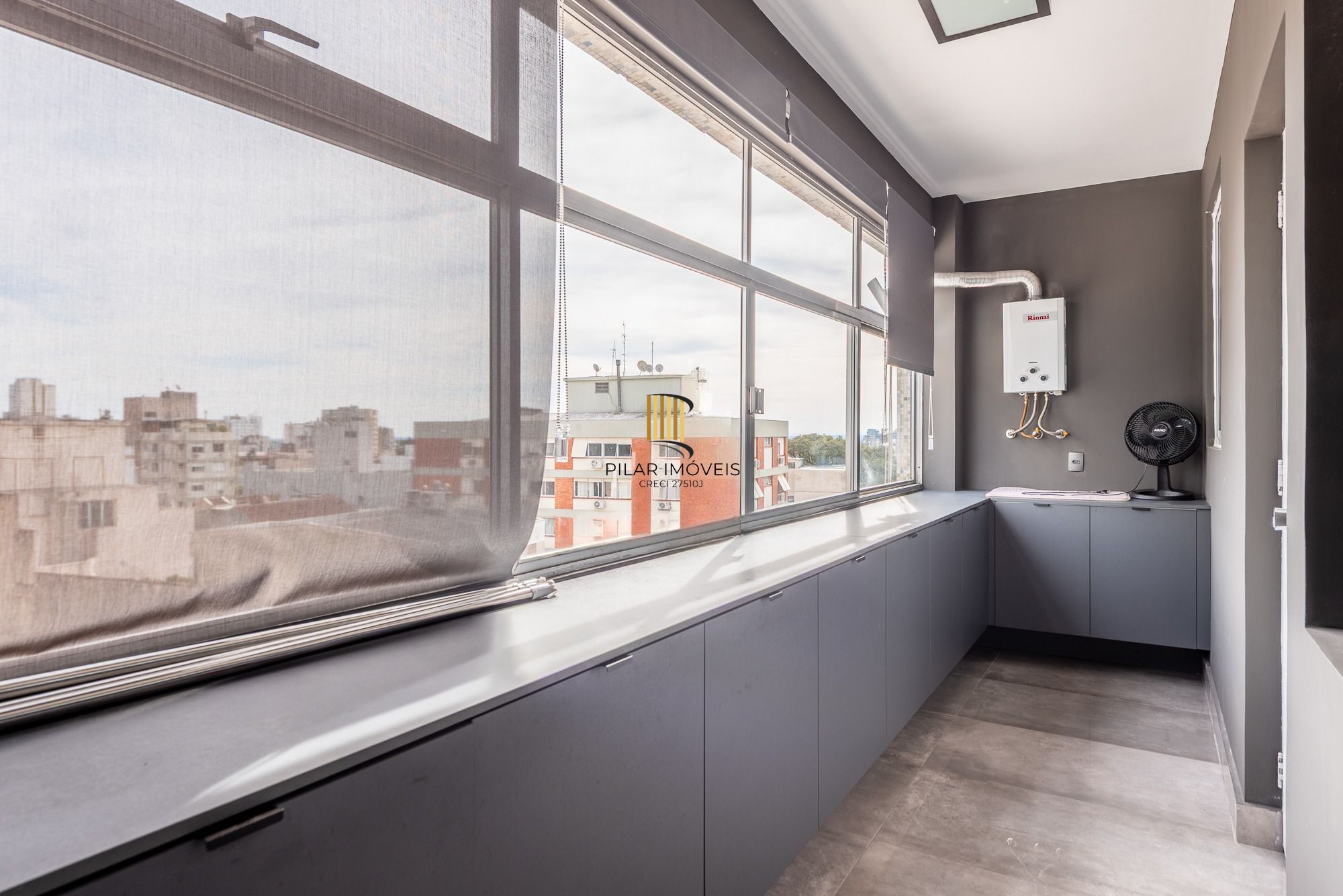 Apartamento com 295m² e 3 dormitórios, 1 suíte, 2 vagas individuais, no bairro Independência