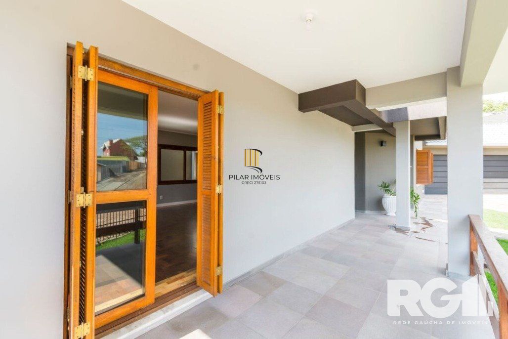 Casa com piscina, 3 dormitórios, 258m² privativos, no Jardim Itu.