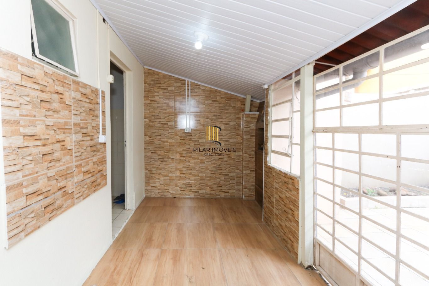 Casa aconchegante em condomínio com 2 dormitórios, no condomínio no Bairro Igara Canoas