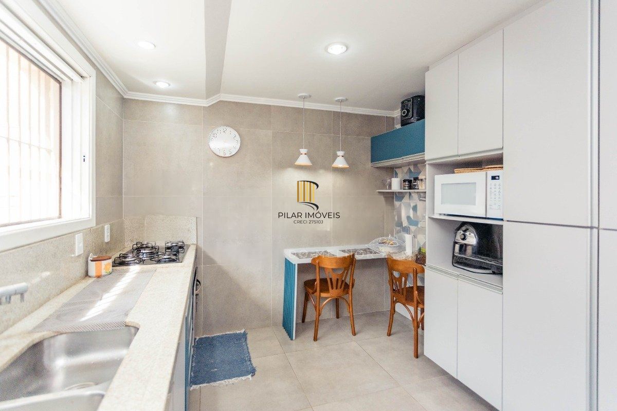 Casa semi-mobiliada com 3 suítes e amplo salão de festas no Cristo Redentor