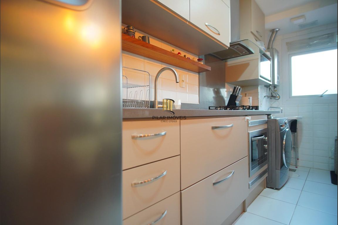 Apartamento garden semimobiliado 2 dormitórios, e vaga pra 2 carros.