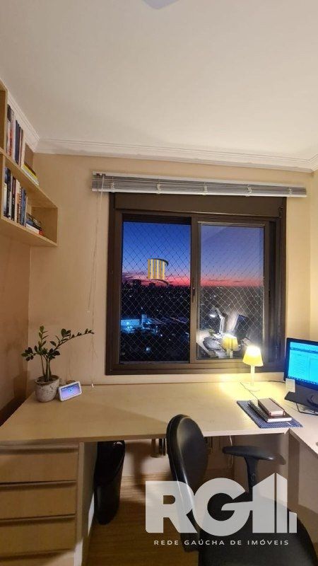 Apartamento 2 dormitórios no bairro Três Figueiras
