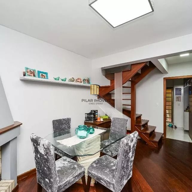 Casa em Condomínio com 3 Quartos, Piscina, Quintal e 2 Vagas