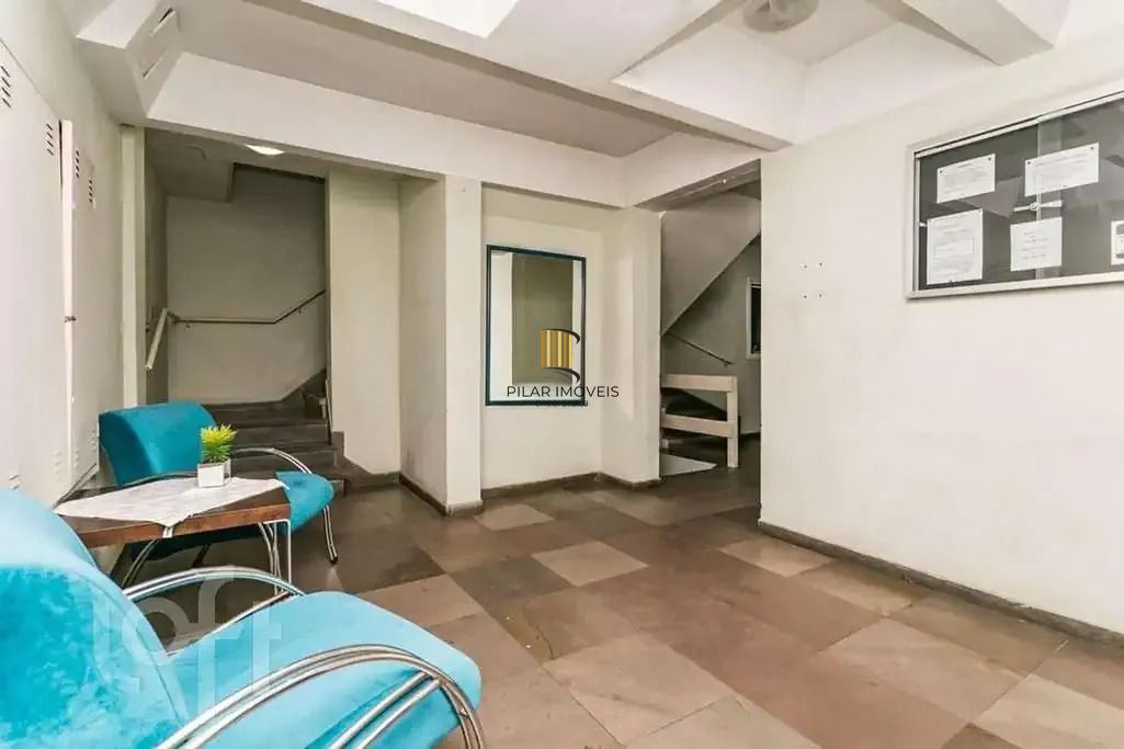 Apartamento 2 dorm com sacada, Mobiliado 1 vaga coberta Porto Alegre