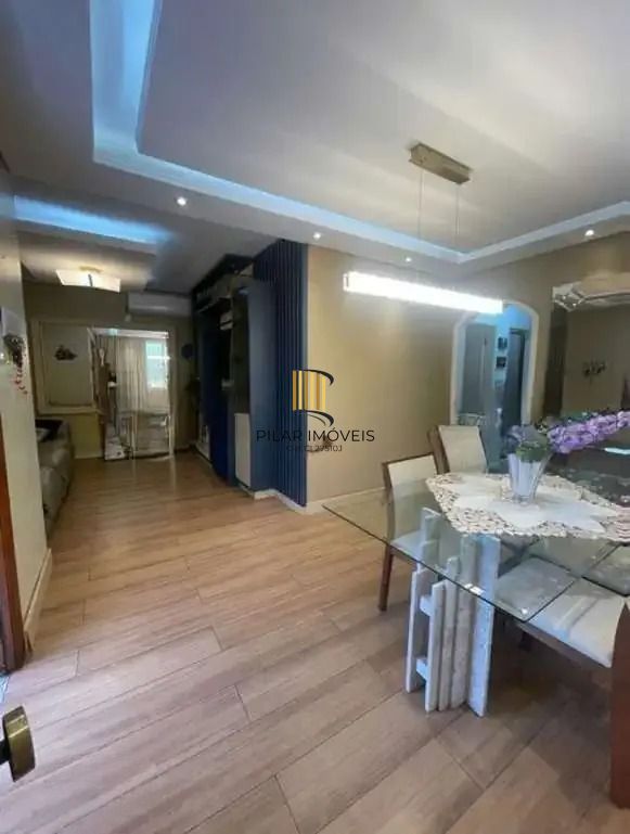 Casa térrea com 2 suítes com amplo pátio,