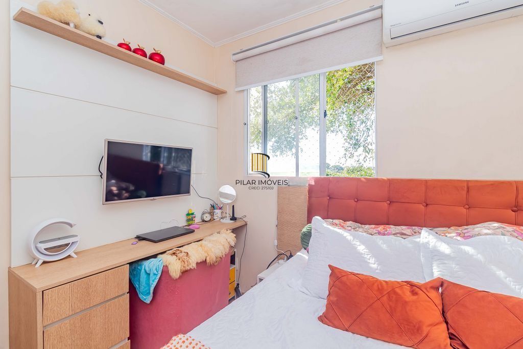 Apartamento com 2 dormitórios e vaga no Morro Santana