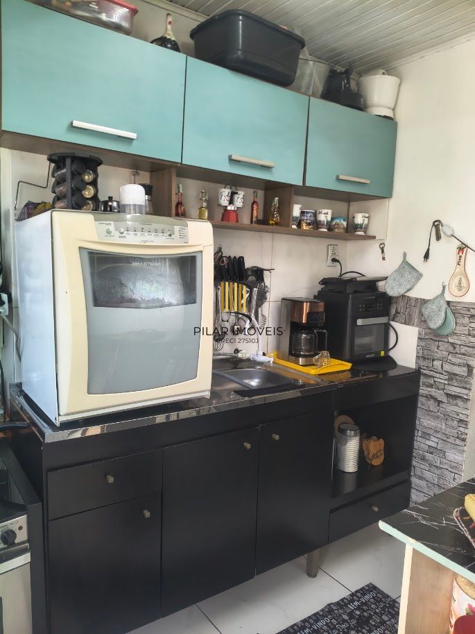 Casa de alvenaria com 3 dormitorios, e churrasquiera.  Jardim Carvalho