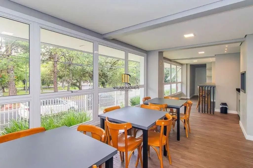 Apartamento mobiliado com sacada e vaga na Vila Ipiranga