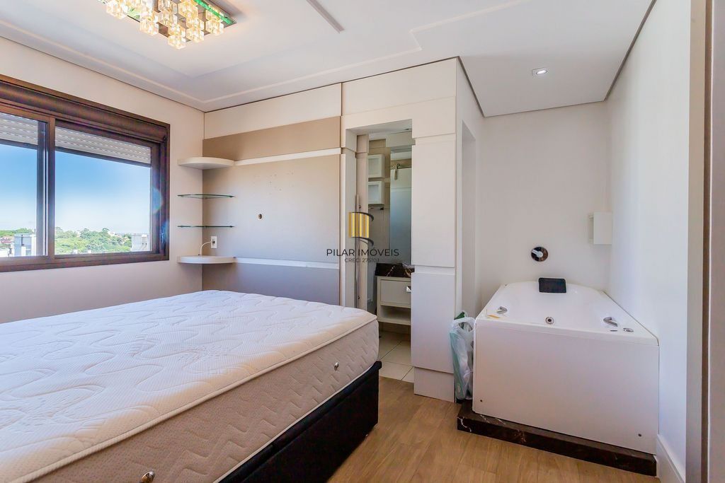 Apartamento mobiliado com lareira, suíte e sacada com vista definida