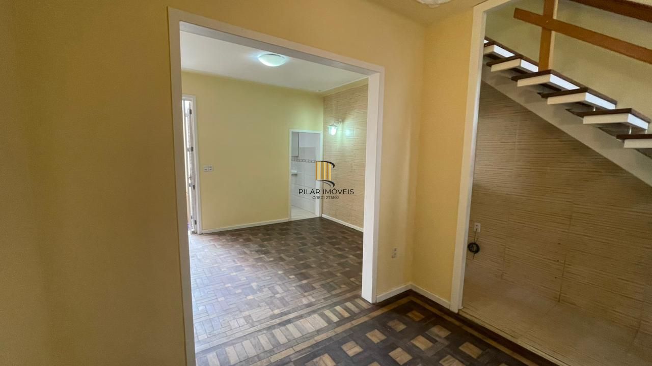 Casa com 3 quartos, espaço gourmet com churrasqueira, Bairro São Geraldo