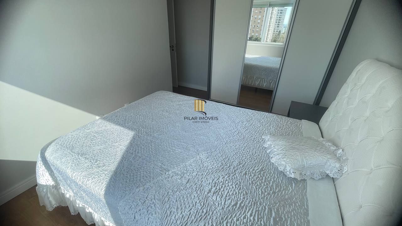 Apartamento 100% decorado com 92m², suíte, churrasqueira e 2 vagas de garagem.