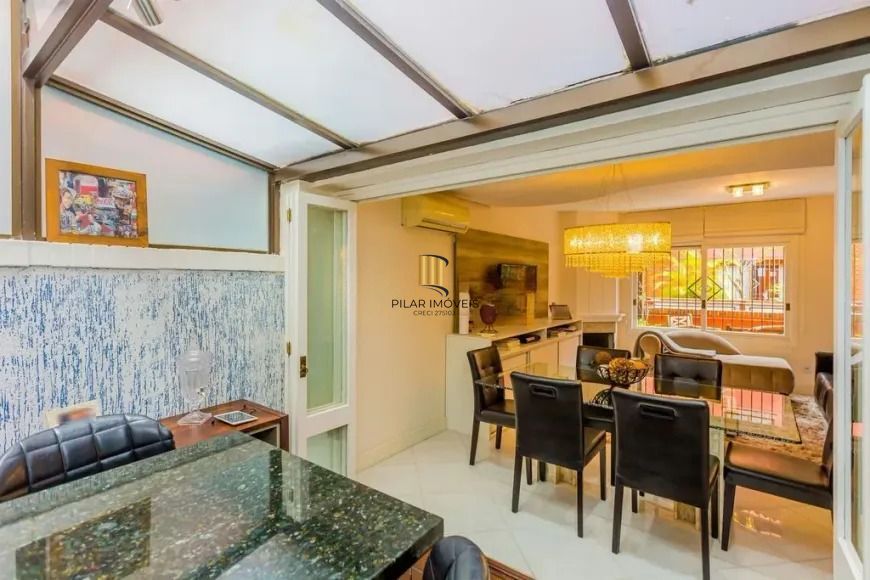 Belíssima casa em Condomínio com 3 dorm - próximo ao Iguatemi