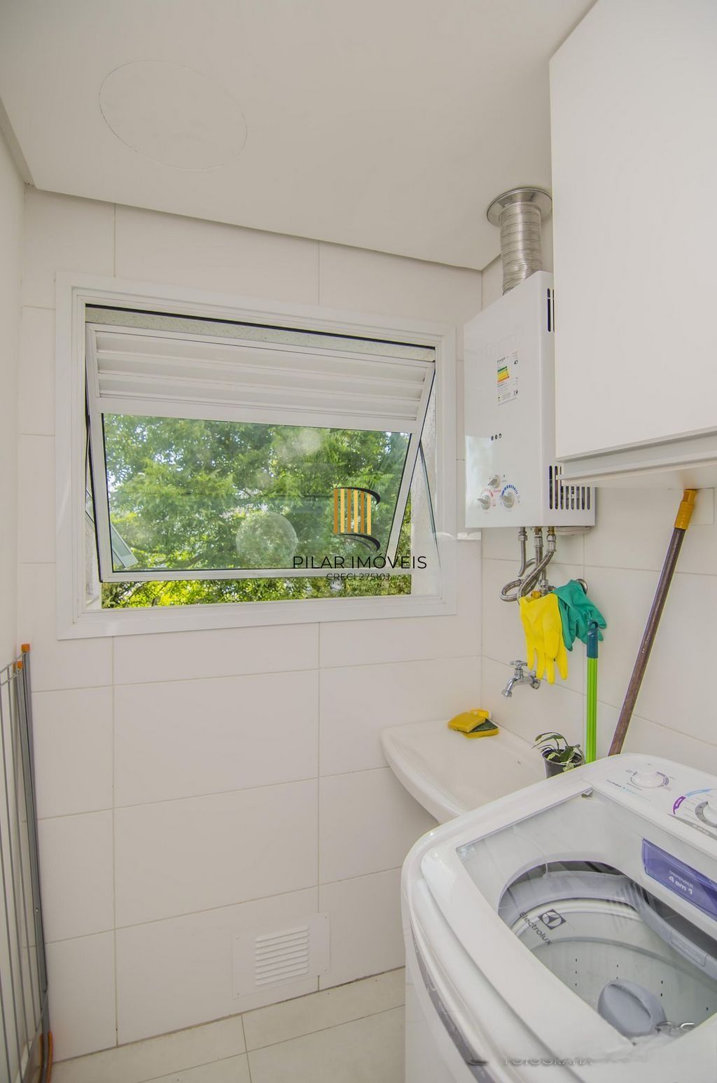 Apartamento mobiliado à venda com 1 dormitório no Mont Serrat