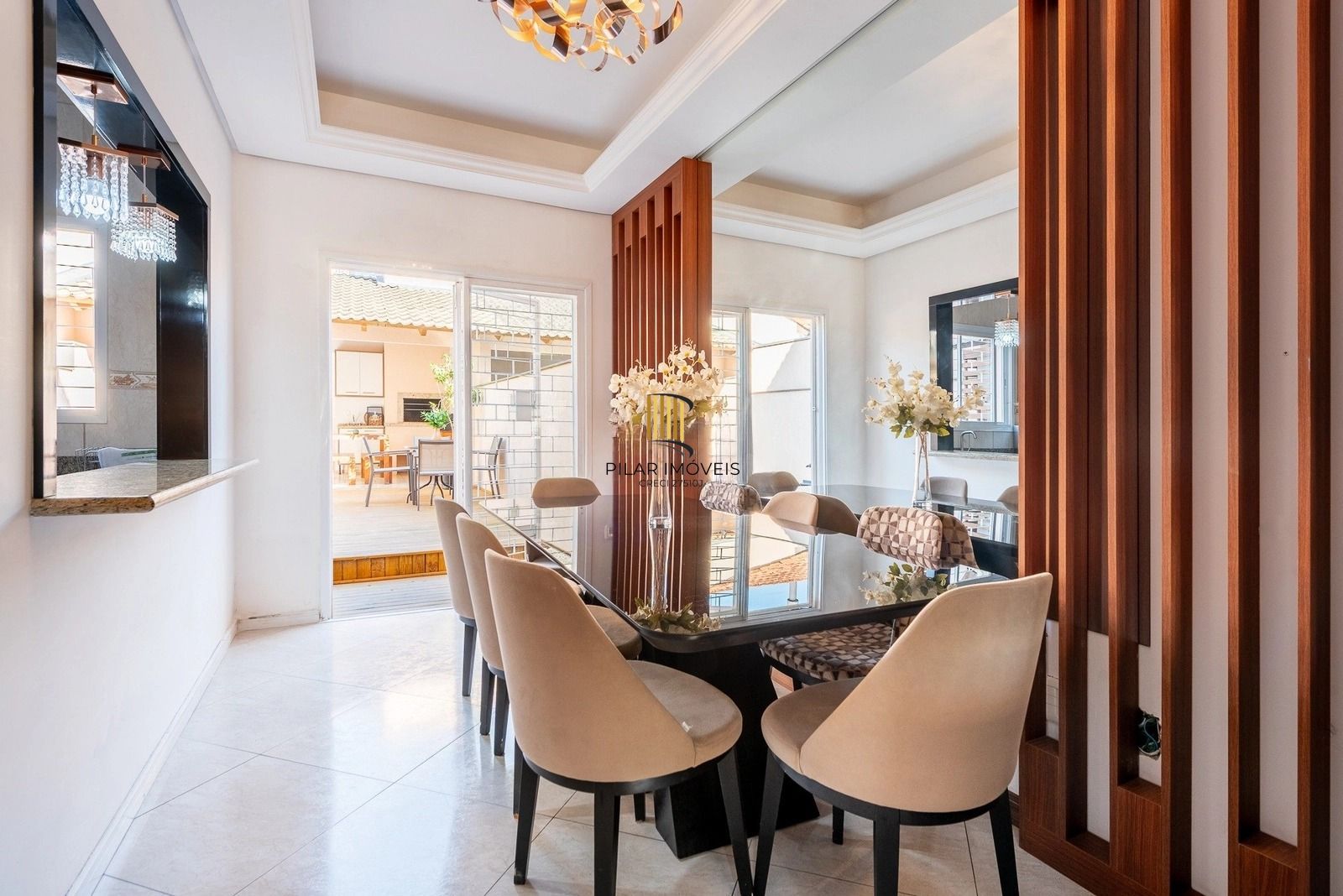 Sobrado moderno com 3 dor, suíte, piscina e espaço gourmet no Jardim Itu