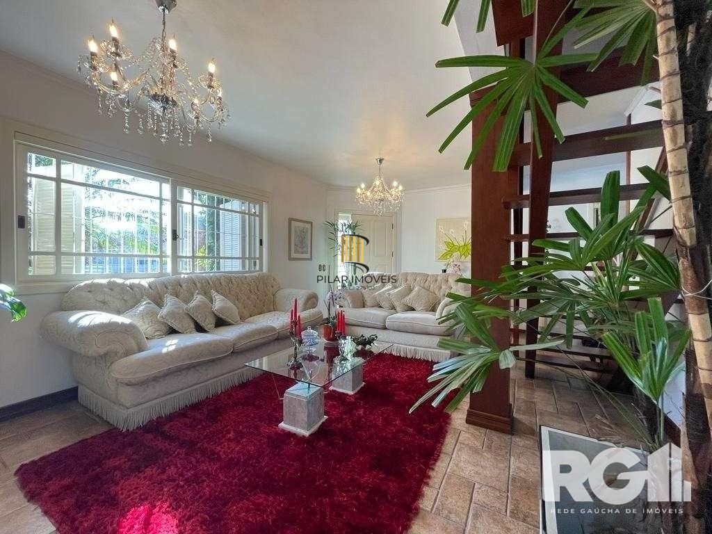 Casa 3 dormitórios no bairro Vila Cachoeirinha