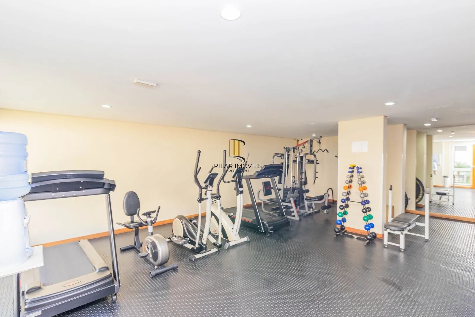 Apartamento Garden com 178m², 3 quartos, 1 suíte, 2 vagas, no bairro Chácara Das Pedras