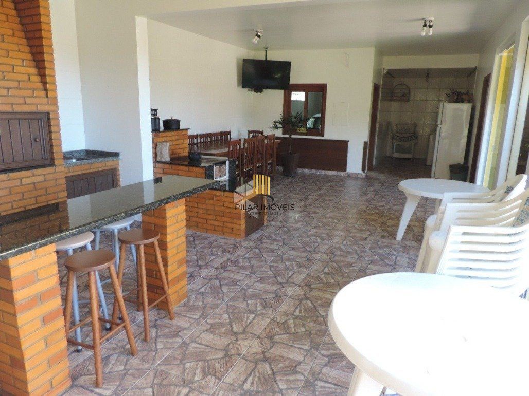 Casa 4 dormitórios no bairro Parque Santa Fé