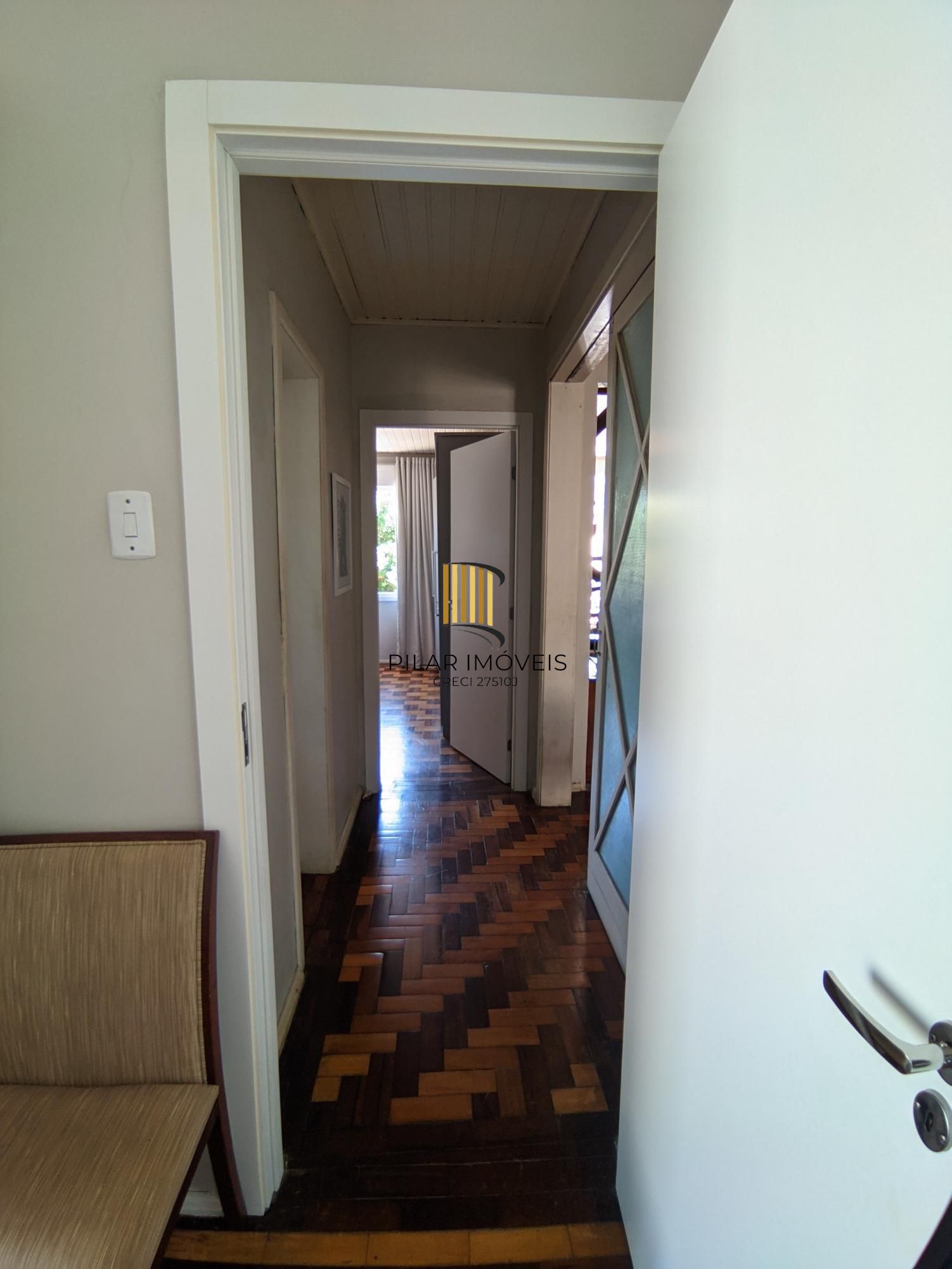 Casa com 3 Dormitórios, sacada e churrasqueira, no Bairro São João