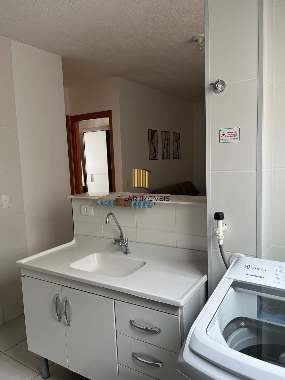 Apartamento com 2 dormitórios e vaga na Protásio Alves