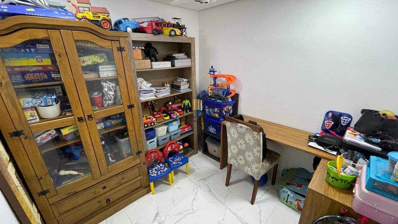 Casa com 3 dormitórios no bairro Humaitá