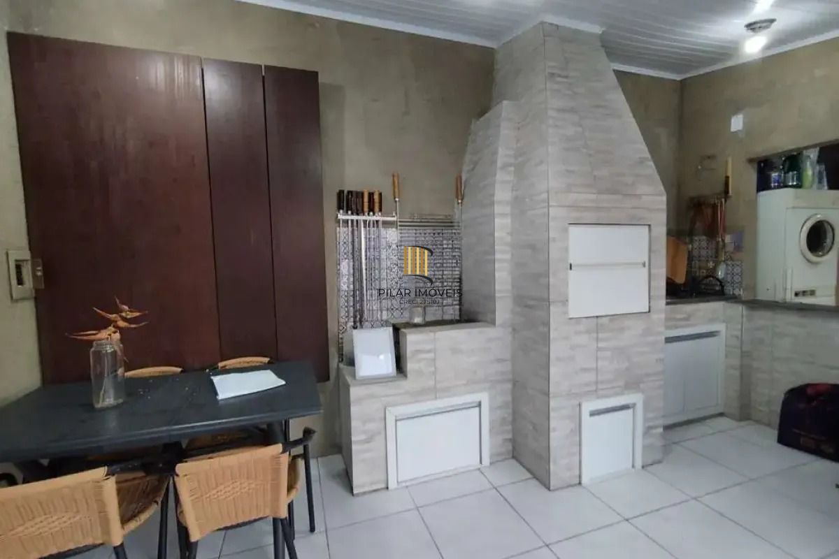 Sobrado com suíte, piscina e espaço gourmet no Jardim Sabará