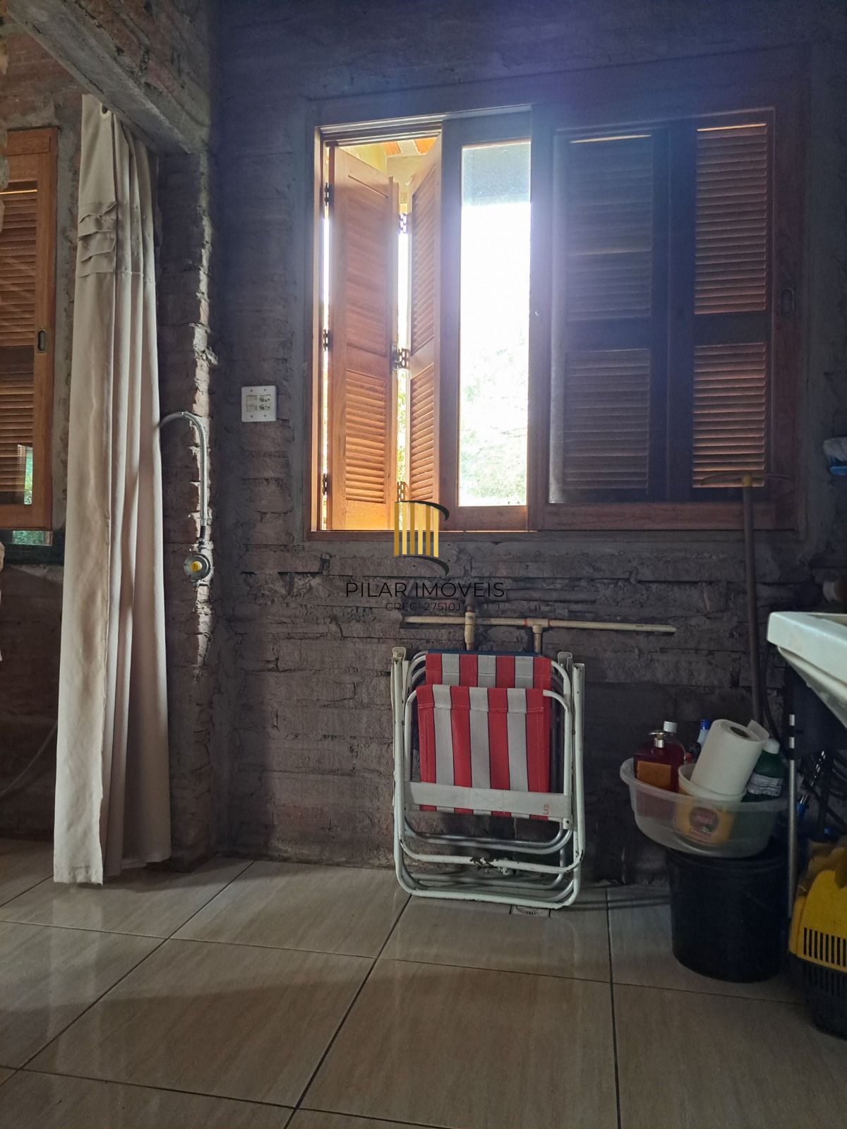 Sobrado 200m² privativos, 4 dormitórios 1 suíte e 2 vagas cobertas - Gravataí