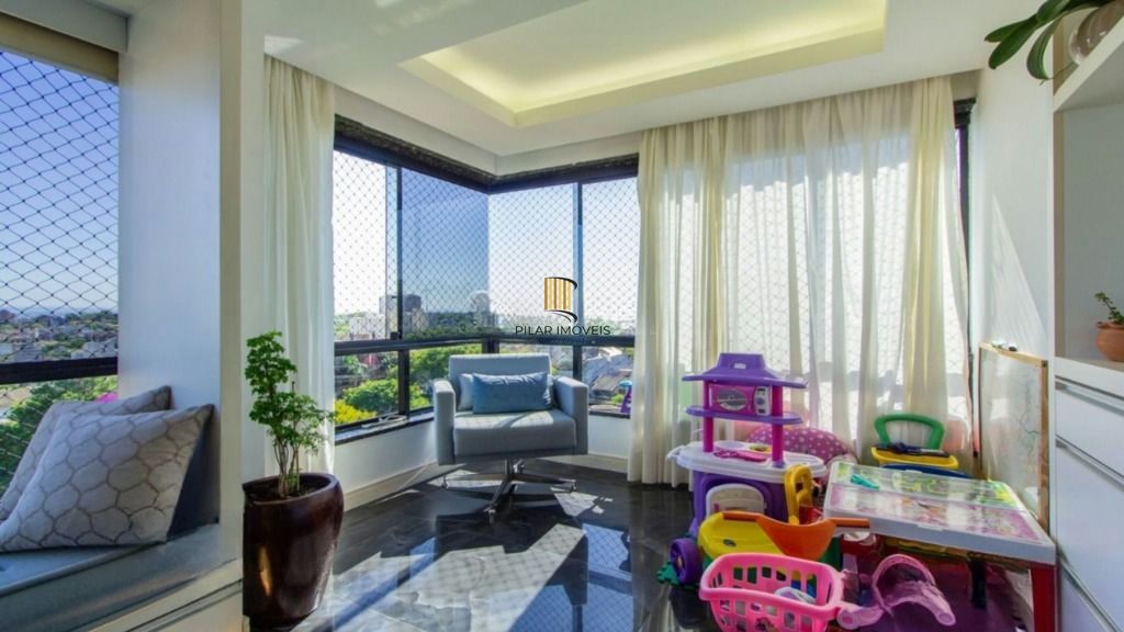 Cobertura mobiliada com piscina e vista 360° no Jardim Planalto – POA