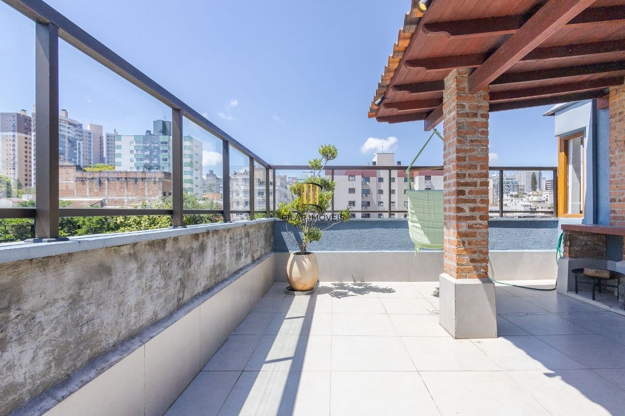 Cobertura reformada no Higienópolis