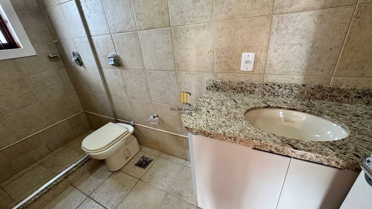 Casa 5 dormitórios no bairro Vila Nova