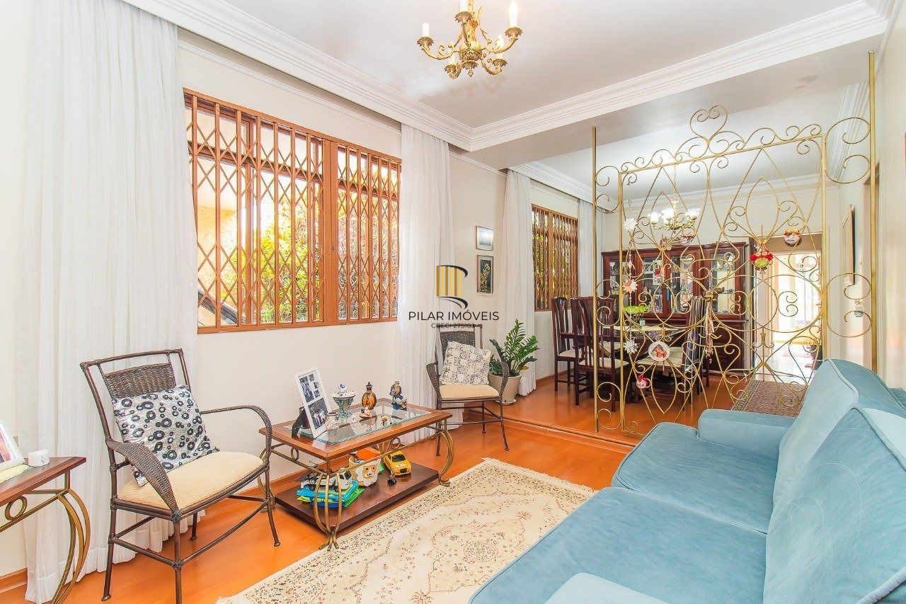 Casa ampla com pátio, edícula e terraço – Vila Ipiranga, Porto Alegre