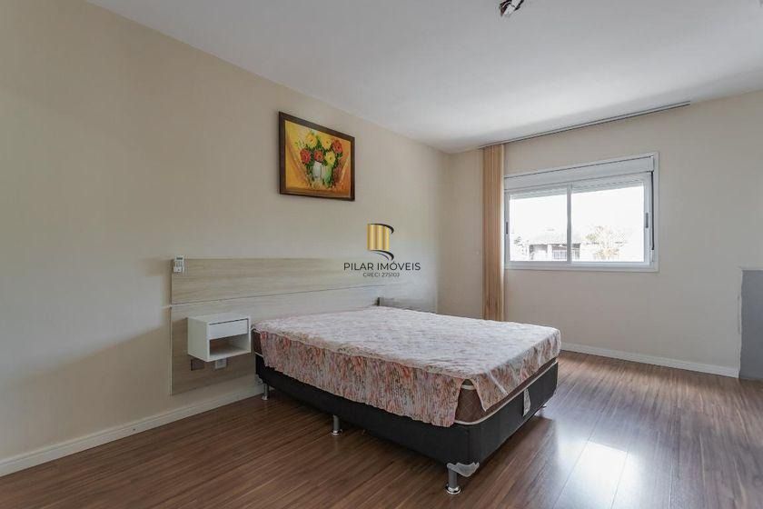 Casa térrea com 3 dormitórios, espaço gourmet e 3 vagas.