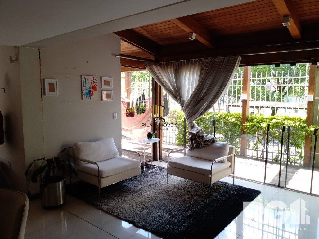 Casa 4 dormitórios no bairro Jardim Itu